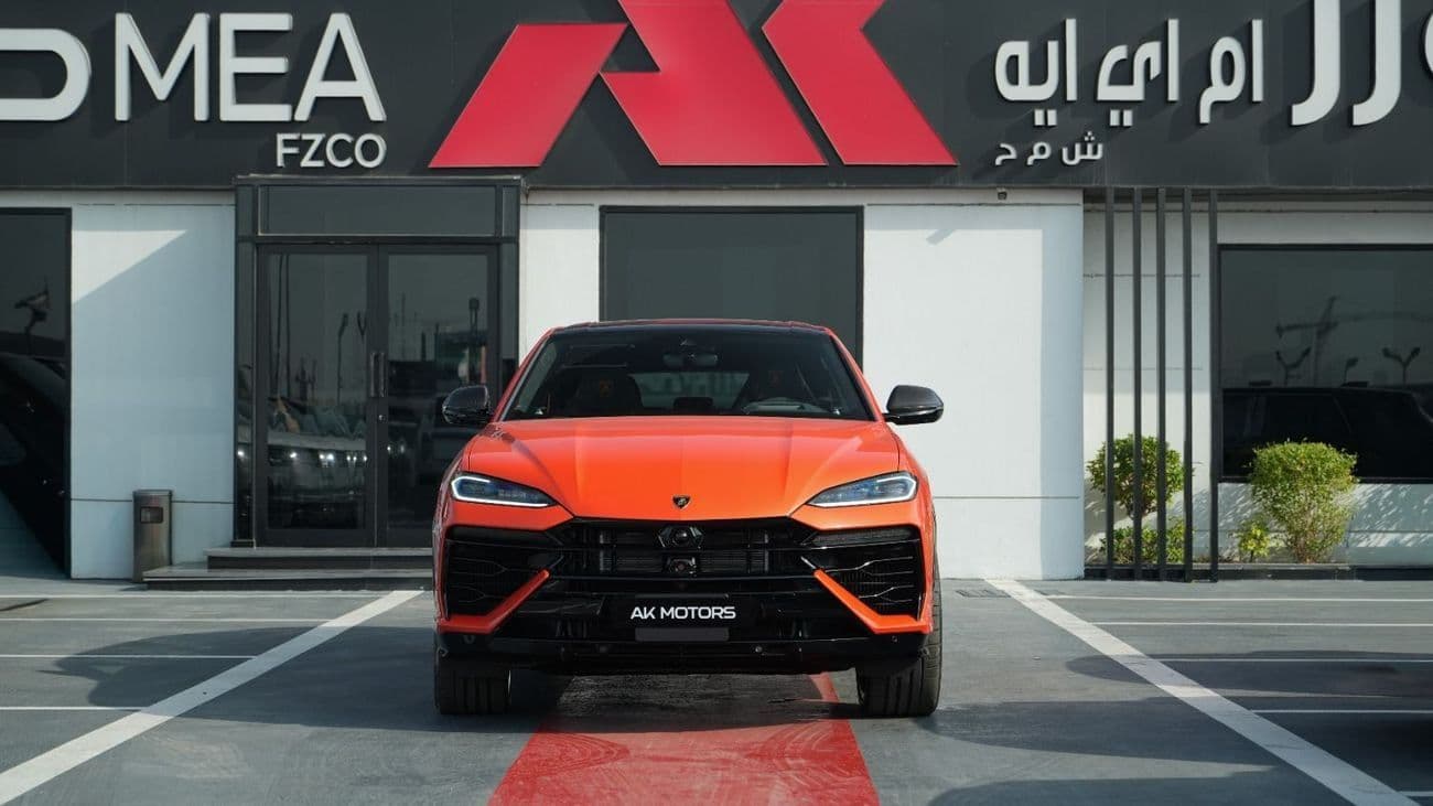 2026 Lamborghini Urus SE thumbnail 2