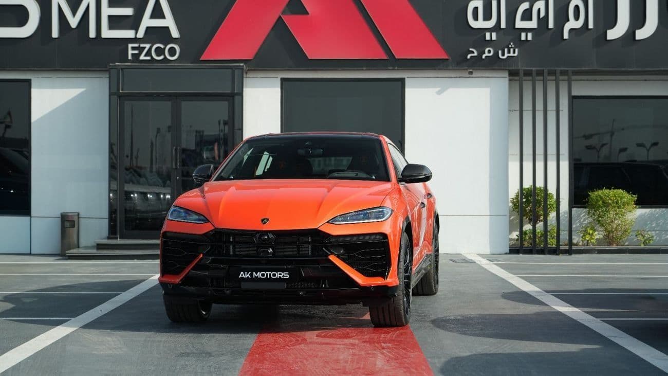2026 Lamborghini Urus SE thumbnail 3