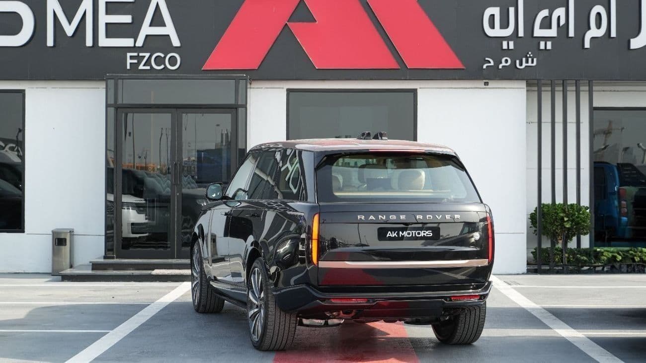 2026 Land Rover Range Rover SV SWB P615 thumbnail 4