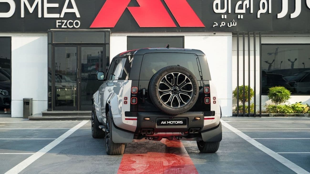 2026 Land Rover Defender thumbnail 5