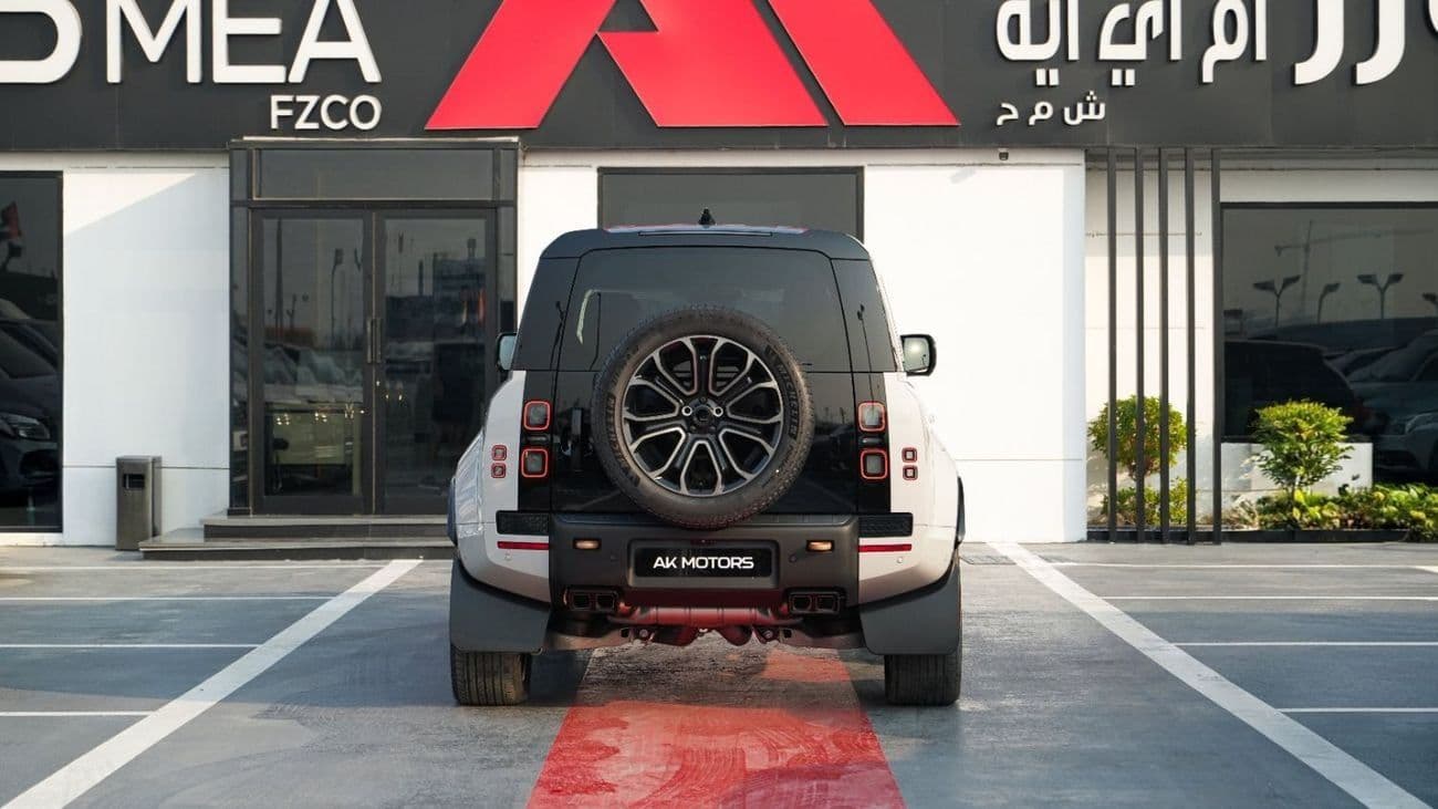 2026 Land Rover Defender thumbnail 4