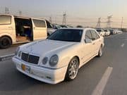 1996 Mercedes-Benz E320 thumbnail 2