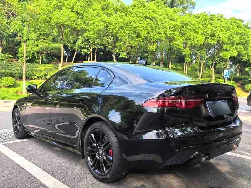 2025 Jaguar XE thumbnail 3