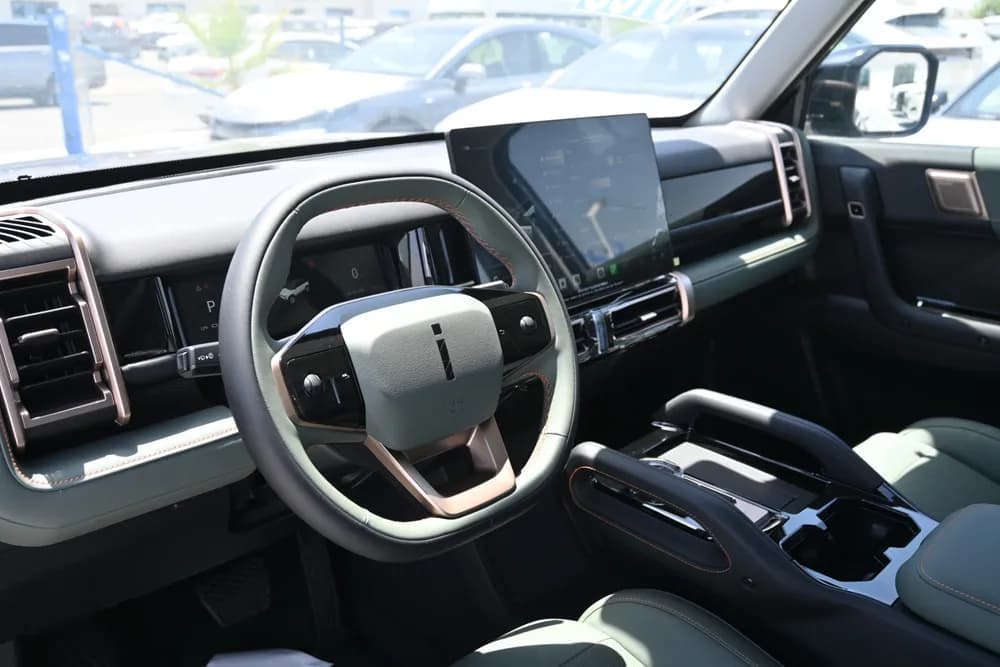2024 iCar 03 thumbnail 8