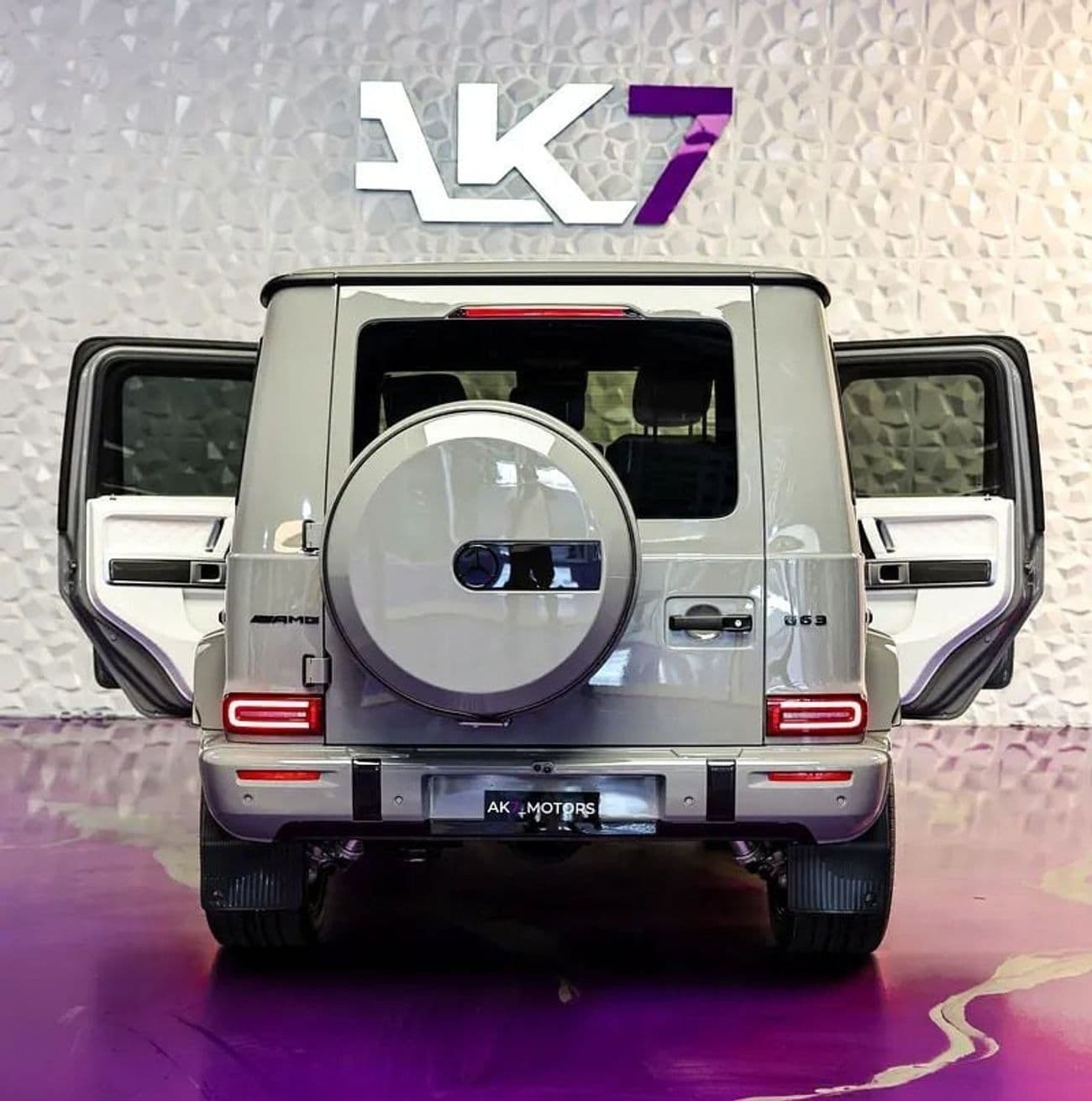 2025 Mercedes Benz G63 AMG STANDARD thumbnail 2