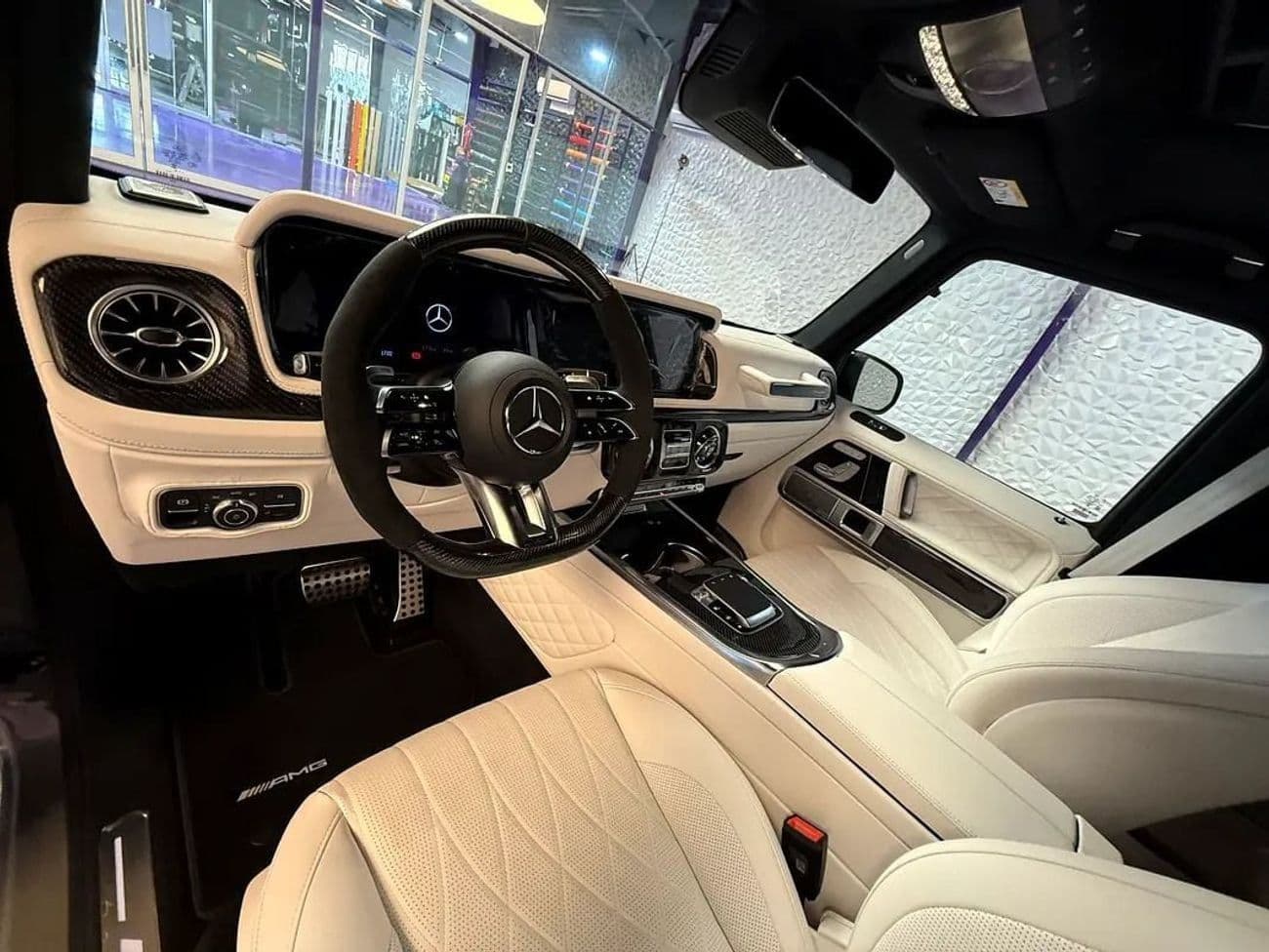 2025 Mercedes Benz G63 AMG STANDARD thumbnail 7