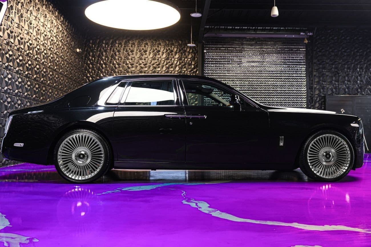 2019 Rolls Royce Phantom STANDARD thumbnail 6
