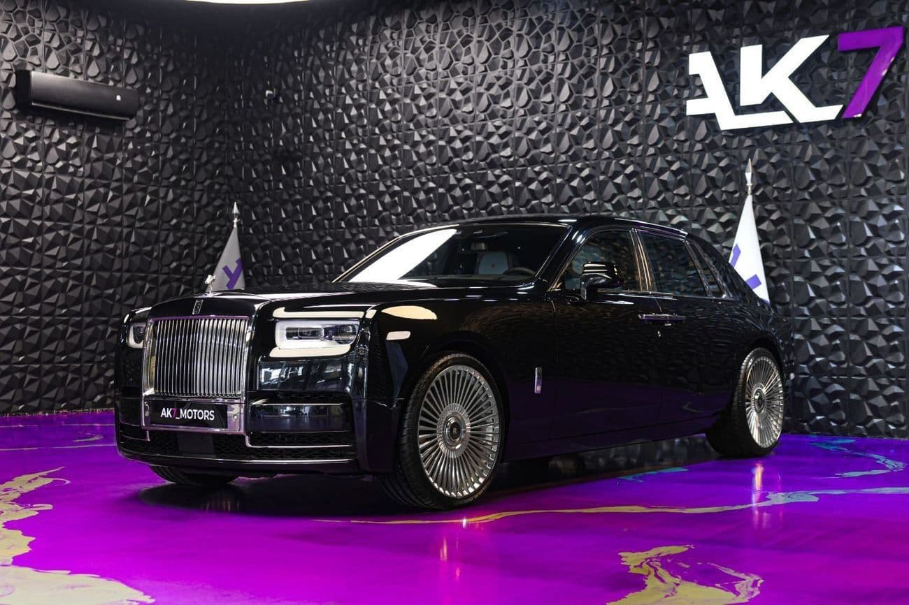 2019 Rolls Royce Phantom STANDARD thumbnail 4