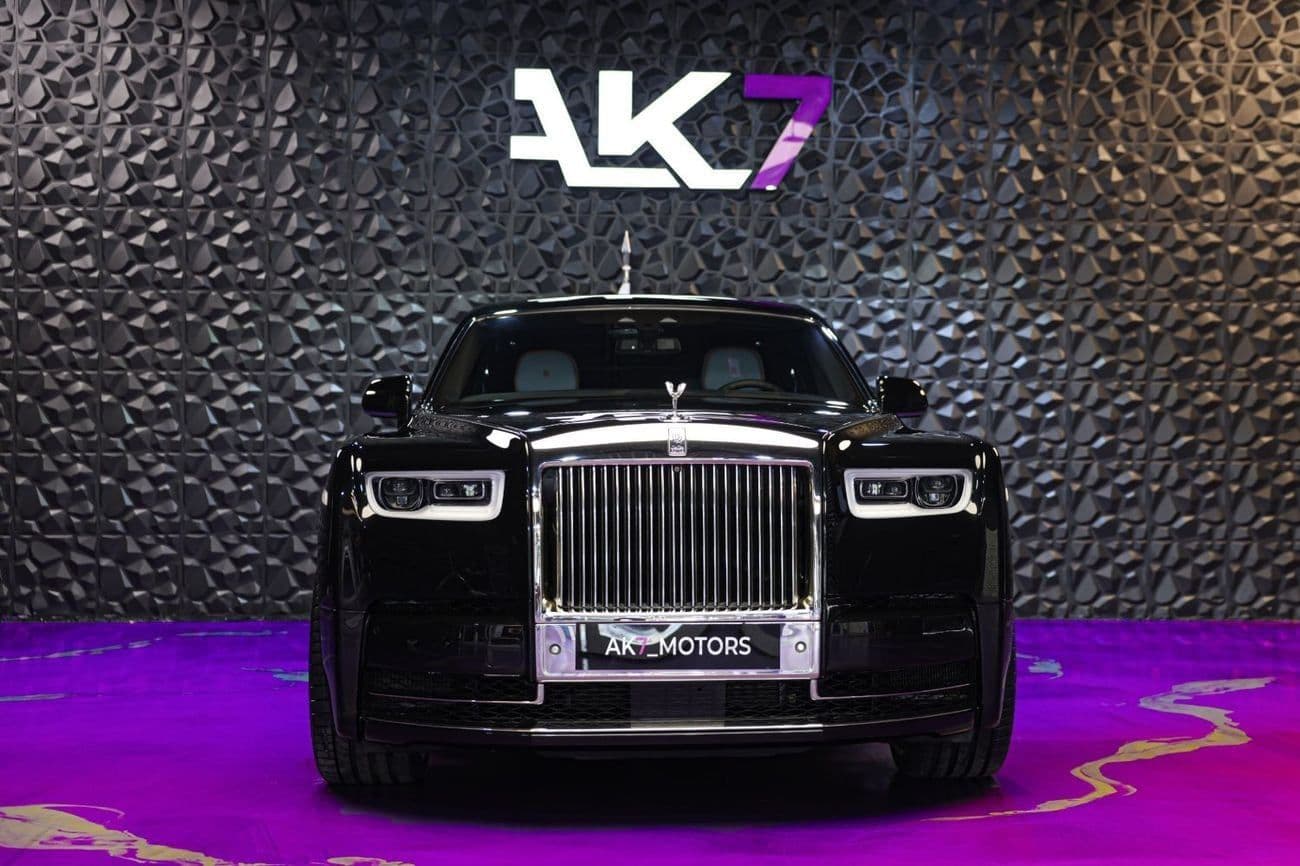 2019 Rolls Royce Phantom STANDARD thumbnail 2
