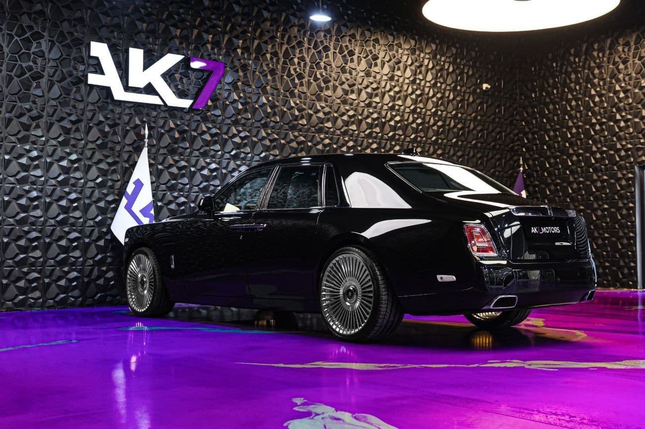 2019 Rolls Royce Phantom STANDARD thumbnail 5