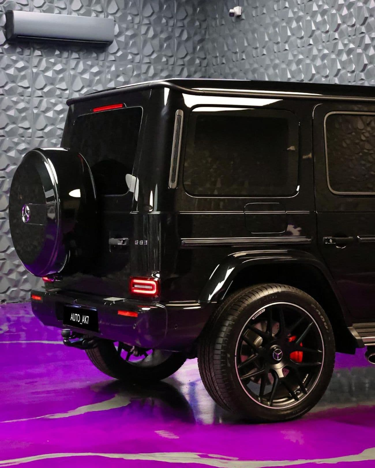 2025 Mercedes Benz G63 AMG STANDARD thumbnail 6