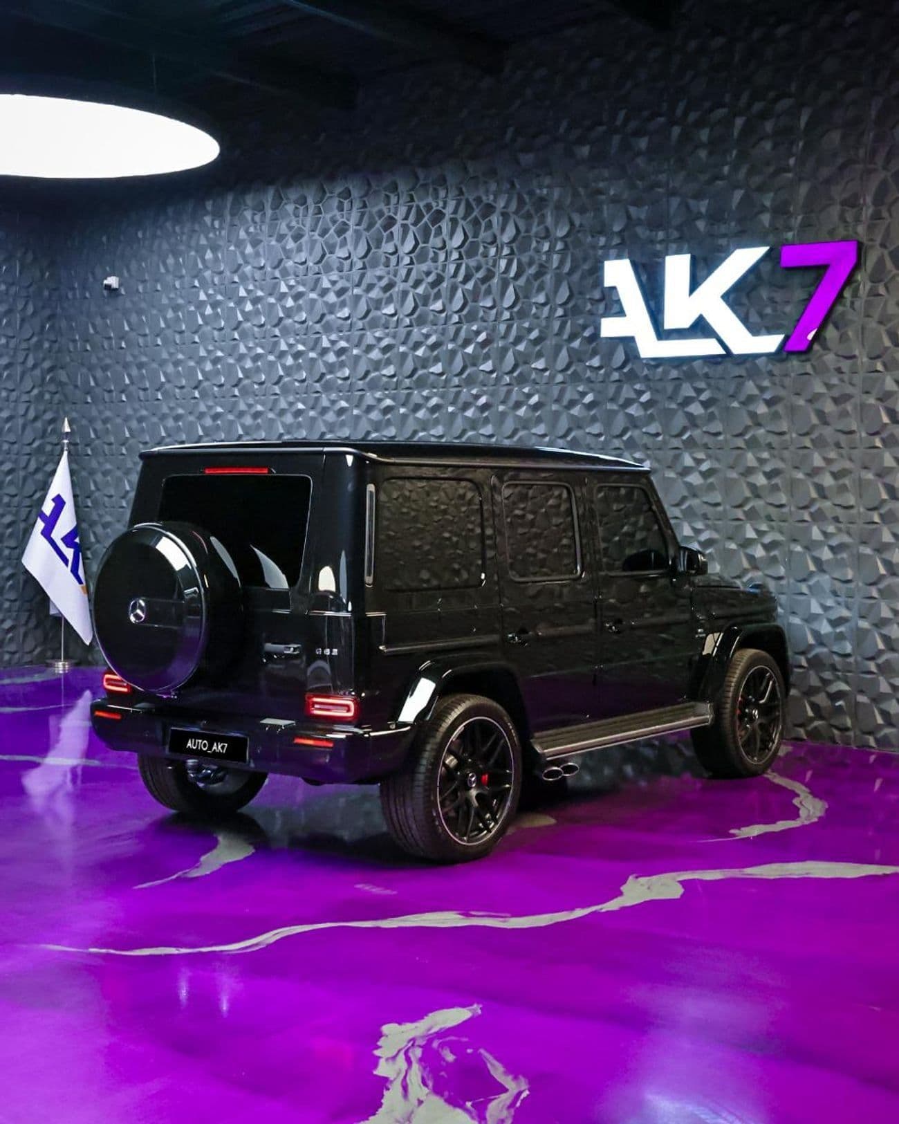 2025 Mercedes Benz G63 AMG STANDARD thumbnail 7