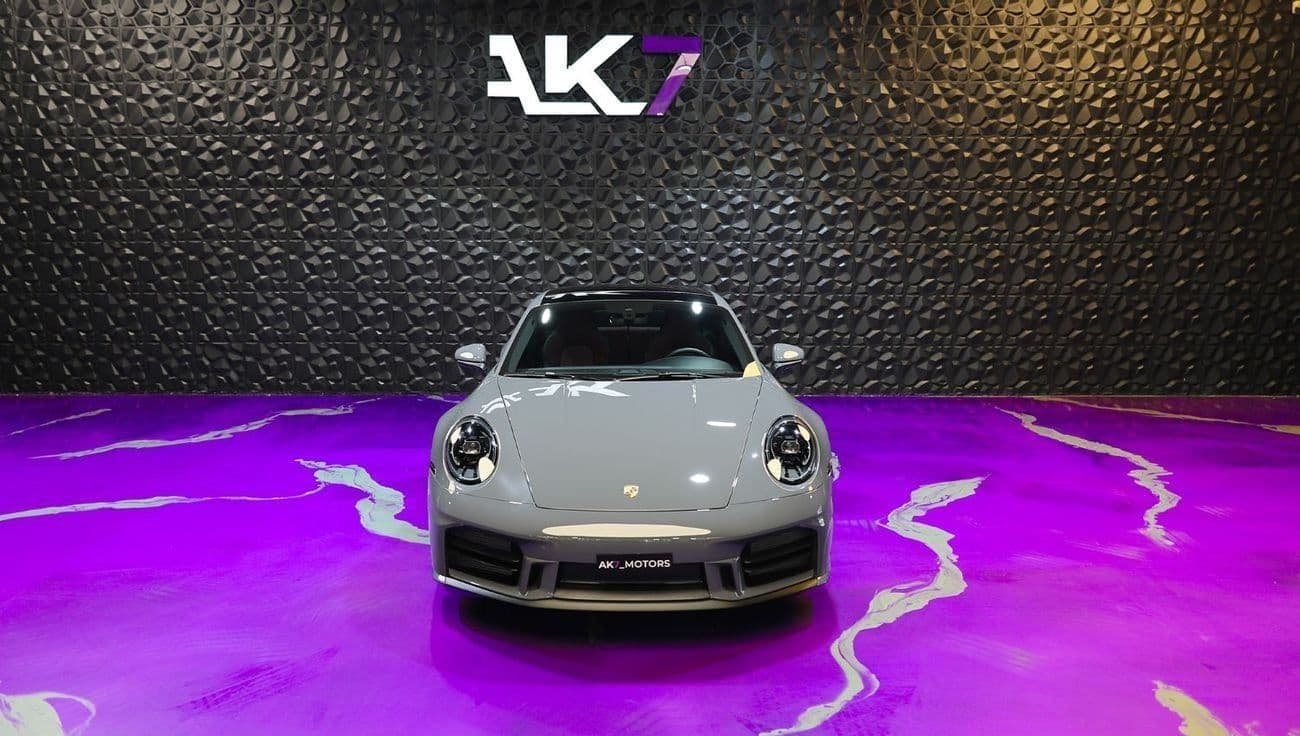 2025 Porsche 911 CARRERA GTS