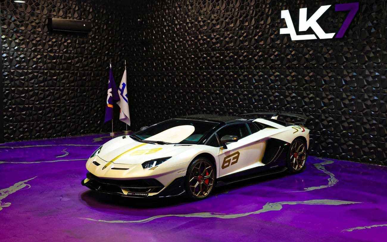 2020 Lamborghini Aventador Roadster thumbnail 3