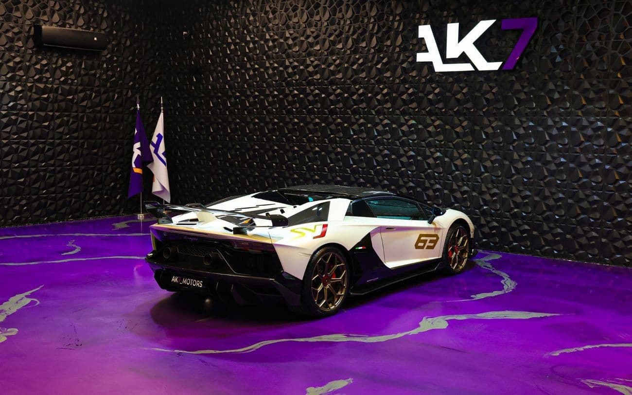 2020 Lamborghini Aventador Roadster thumbnail 7