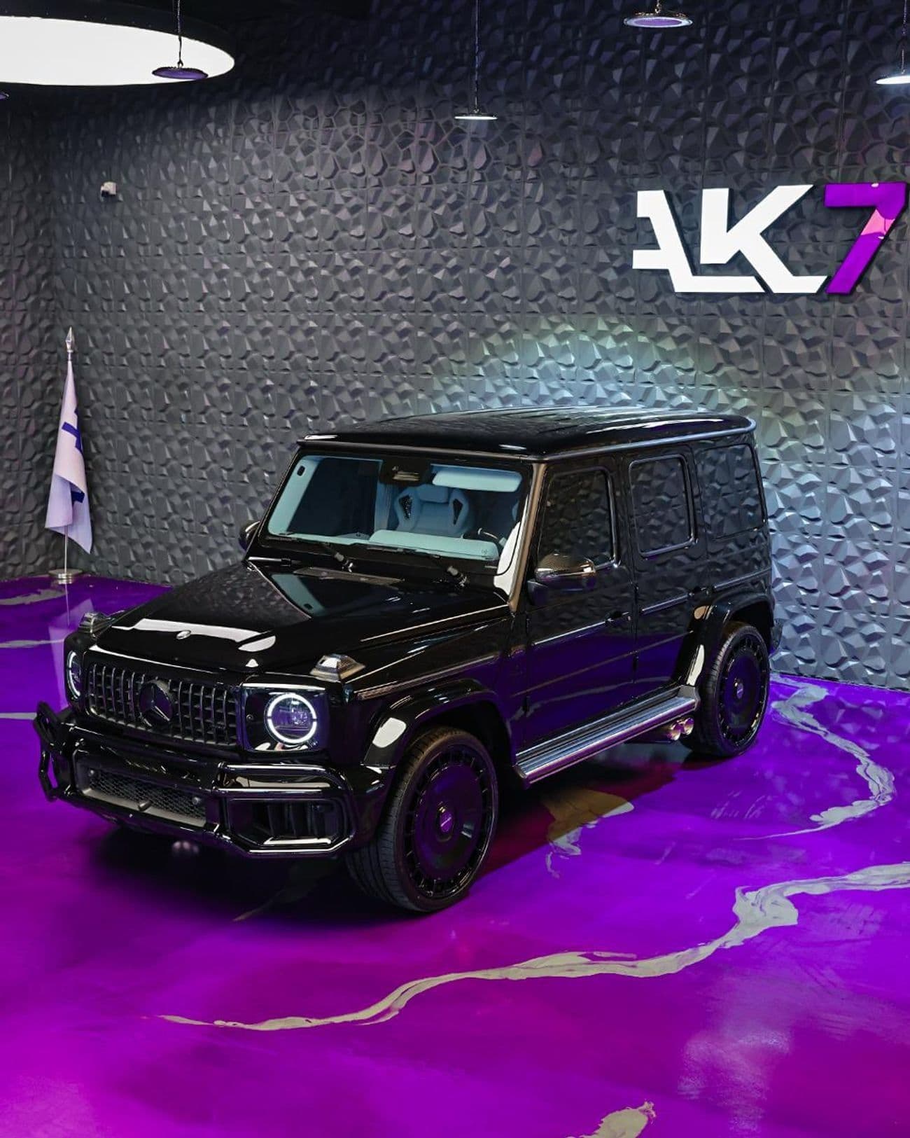 2025 Mercedes Benz G63 AMG STANDARD thumbnail 8