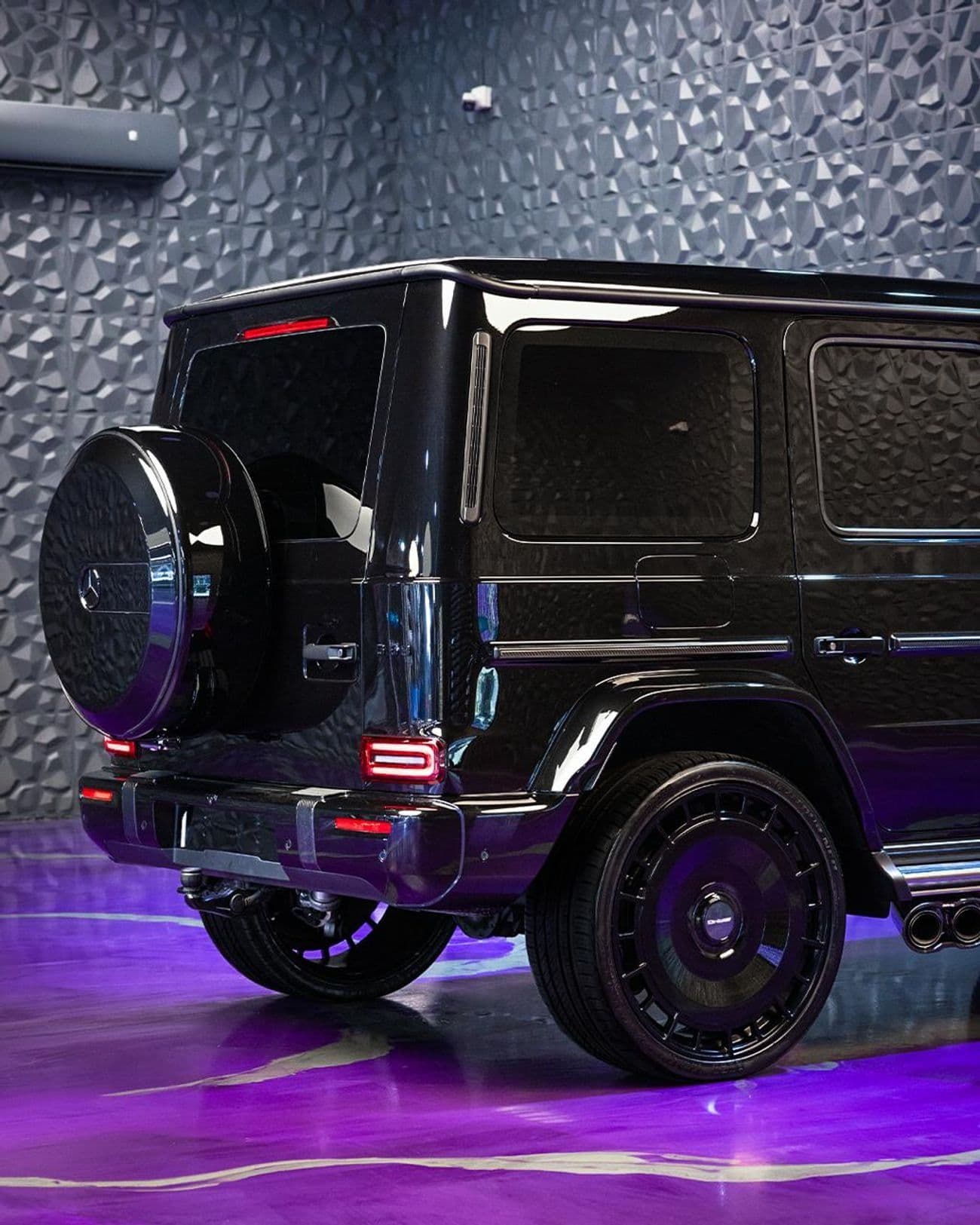 2025 Mercedes Benz G63 AMG STANDARD thumbnail 6
