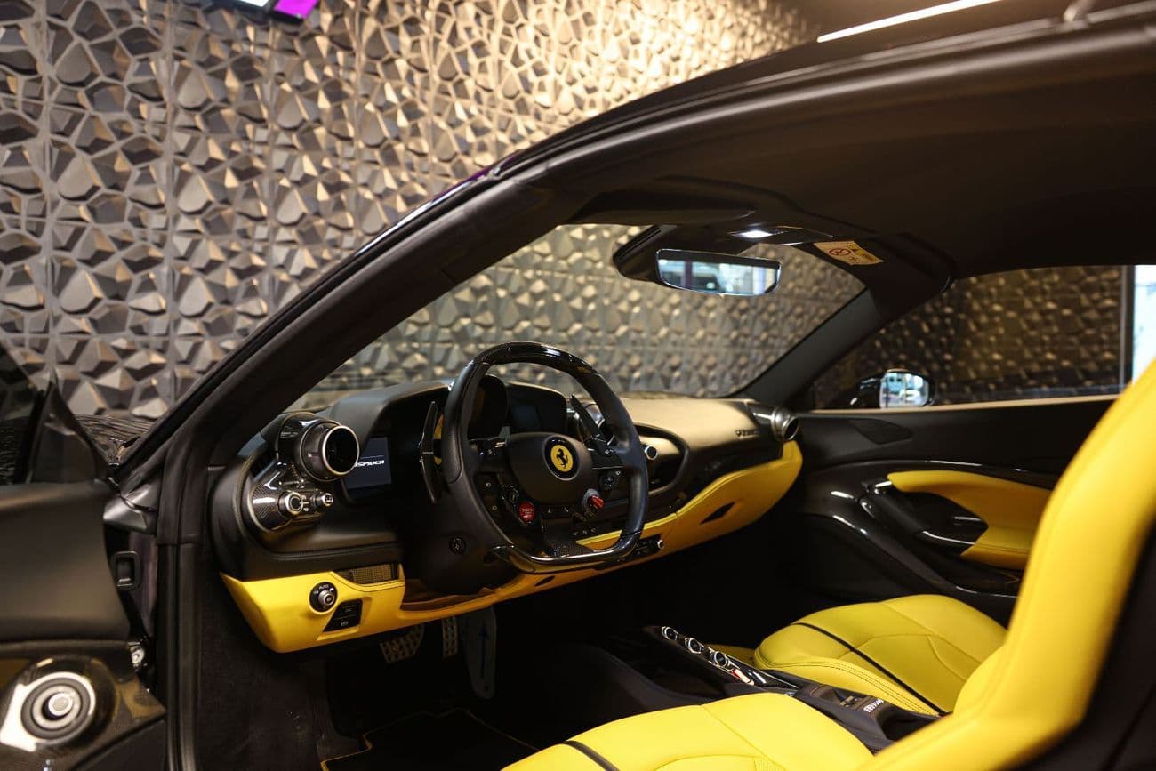2021 Ferrari F8 Spider STANDARD thumbnail 3