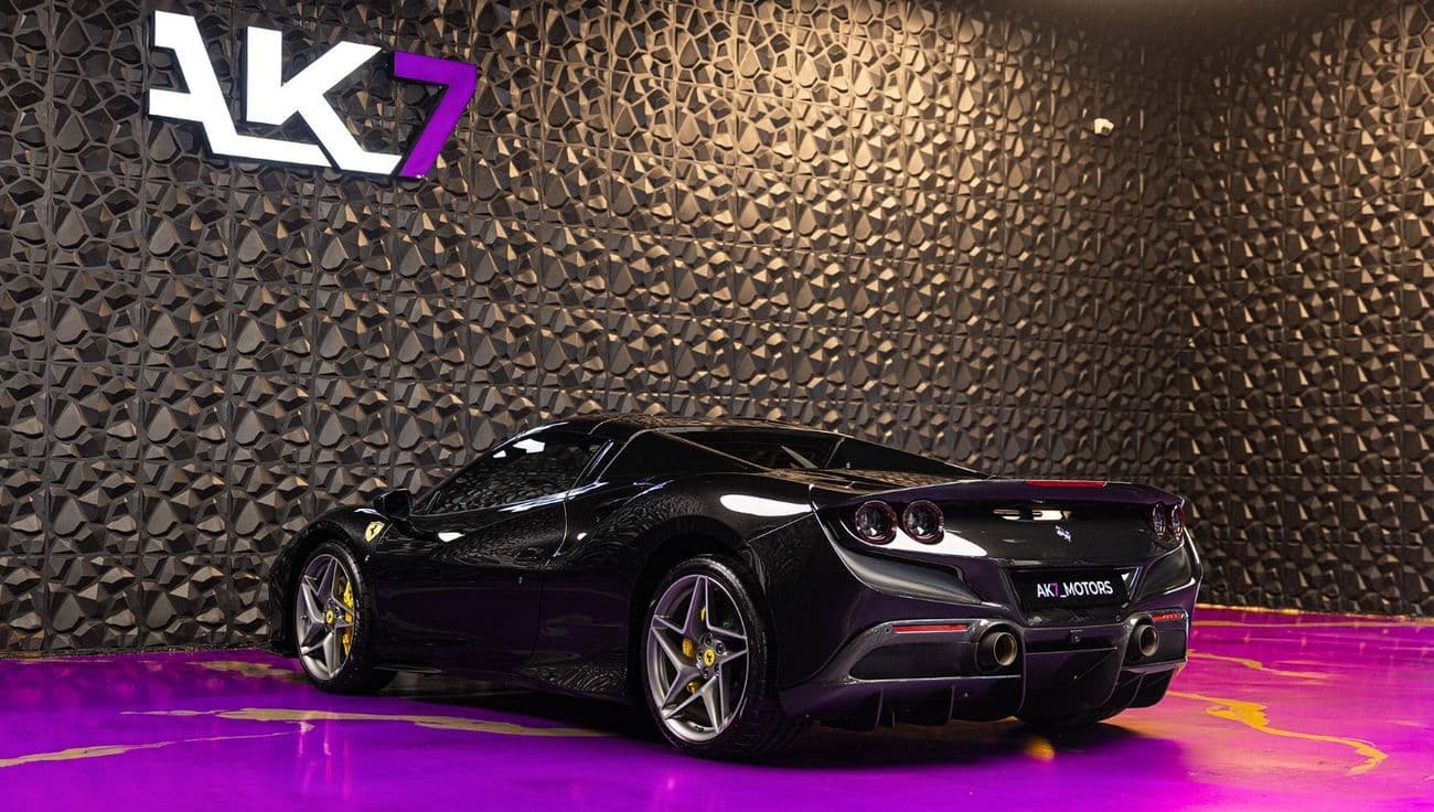 2021 Ferrari F8 Spider STANDARD thumbnail 5