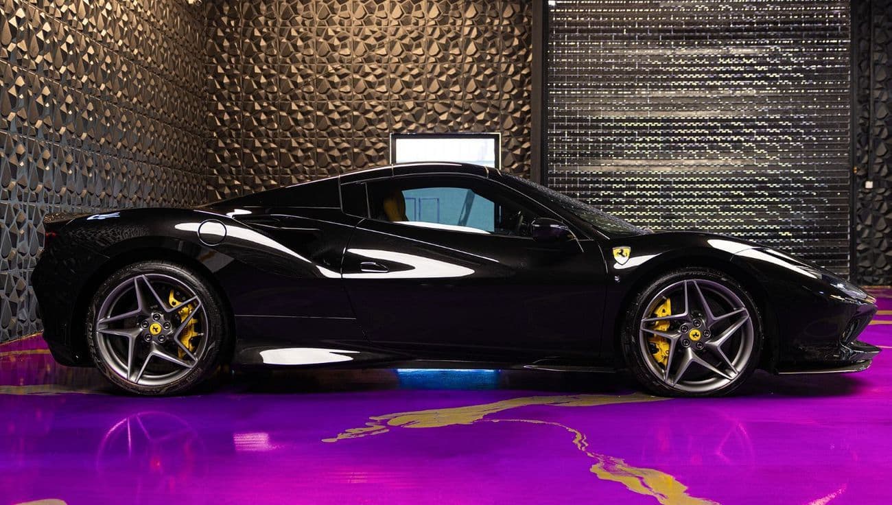 2021 Ferrari F8 Spider STANDARD thumbnail 8