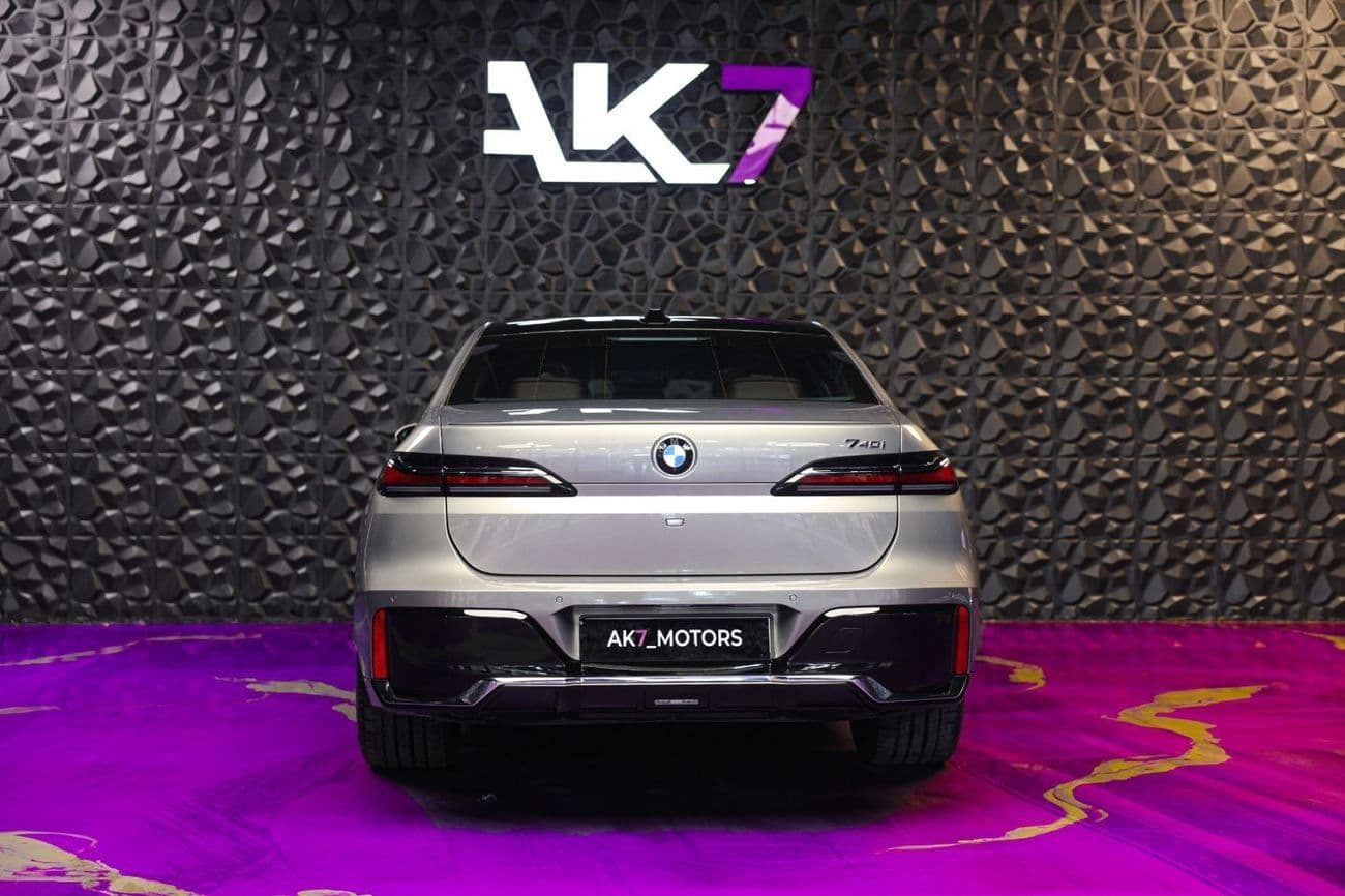 2023 BMW 740i M SPORT thumbnail 3