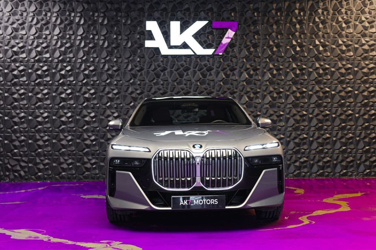 2023 BMW 740i M SPORT thumbnail 2