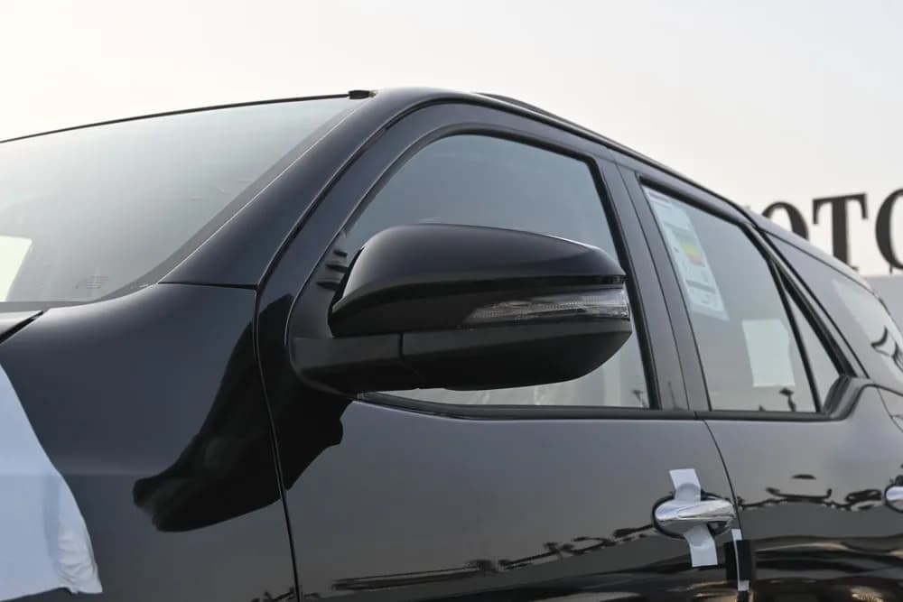 2025 Toyota Fortuner thumbnail 3