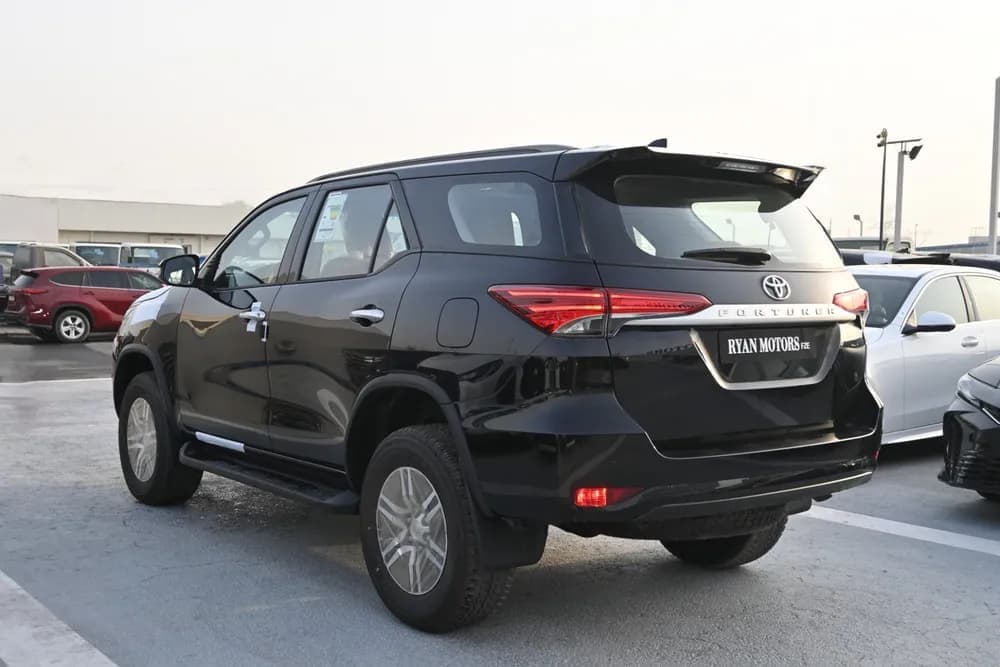 2025 Toyota Fortuner thumbnail 4