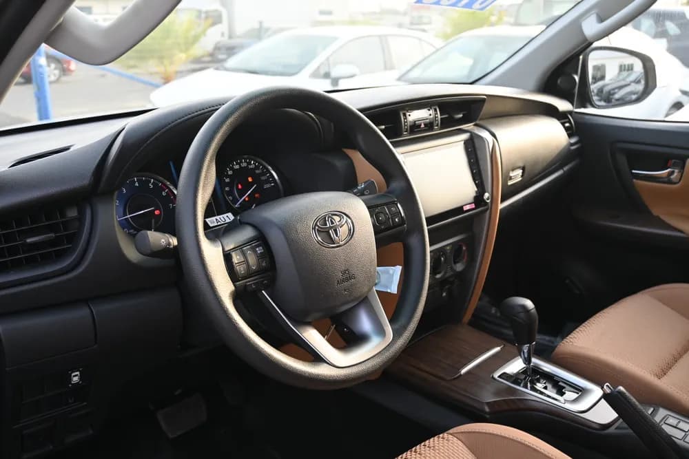 2025 Toyota Fortuner thumbnail 8