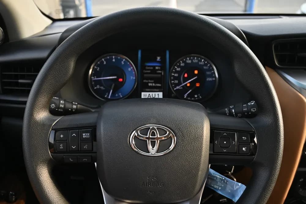 2025 Toyota Fortuner thumbnail 10
