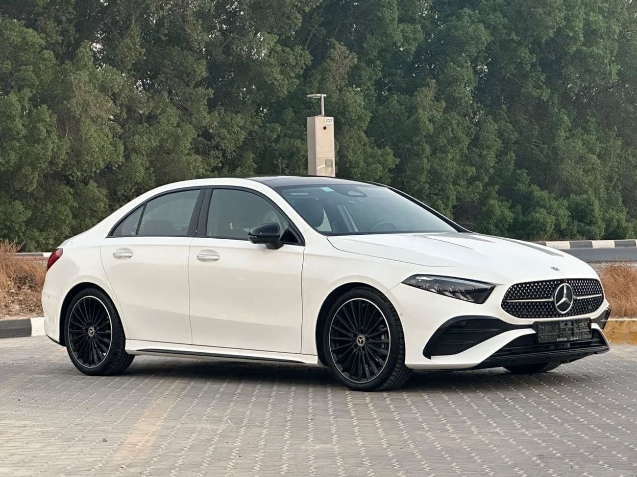 2026 Mercedes Benz A200 PREMIUM PLUS thumbnail 3