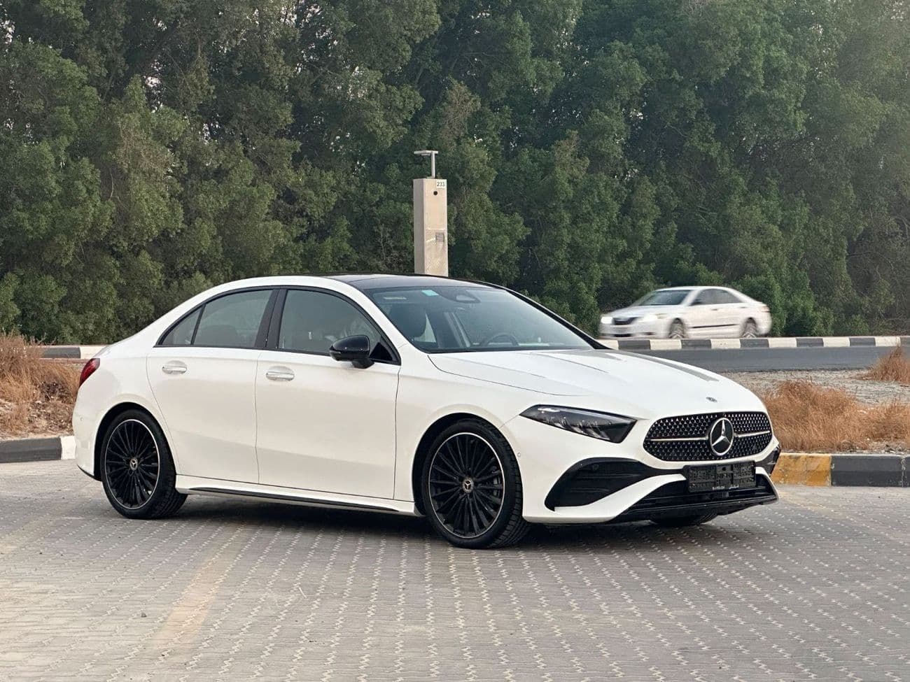 2026 Mercedes Benz A200 PREMIUM PLUS thumbnail 4