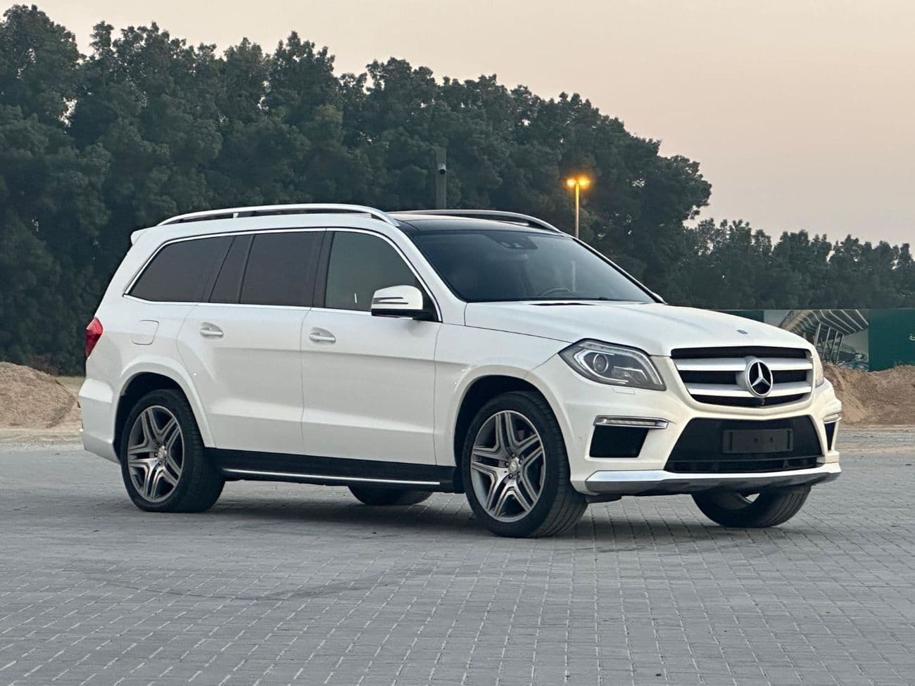 2014 Mercedes Benz GL500 STANDARD thumbnail 4