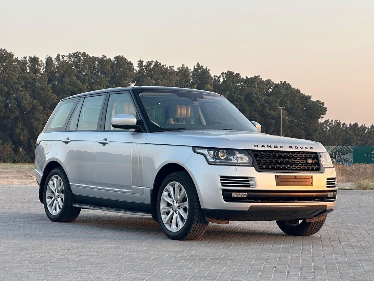2014 Land Rover Range Rover VOGUE SE thumbnail 3