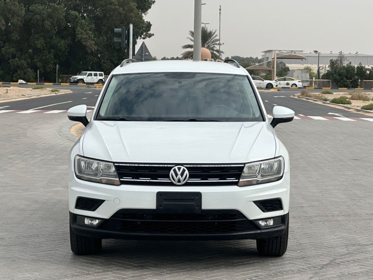2018 Volkswagen Tiguan SPORT thumbnail 2