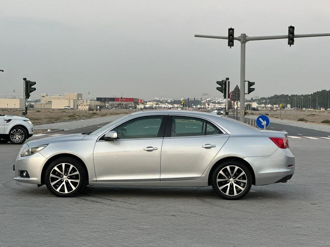 2016 Chevrolet Malibu LTZ thumbnail 2