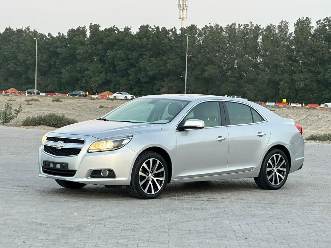 2016 Chevrolet Malibu LTZ thumbnail 3