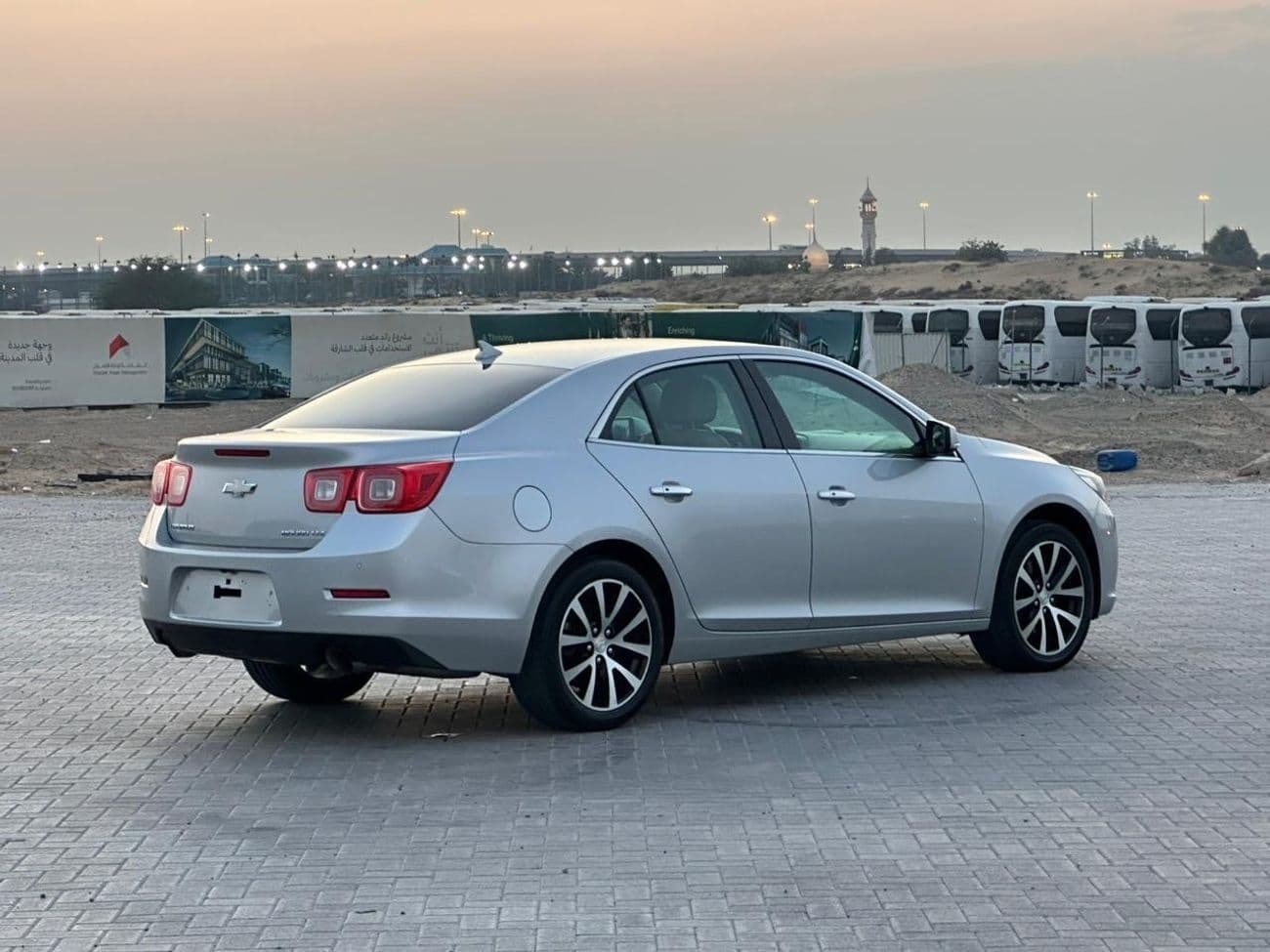 2016 Chevrolet Malibu LTZ thumbnail 5