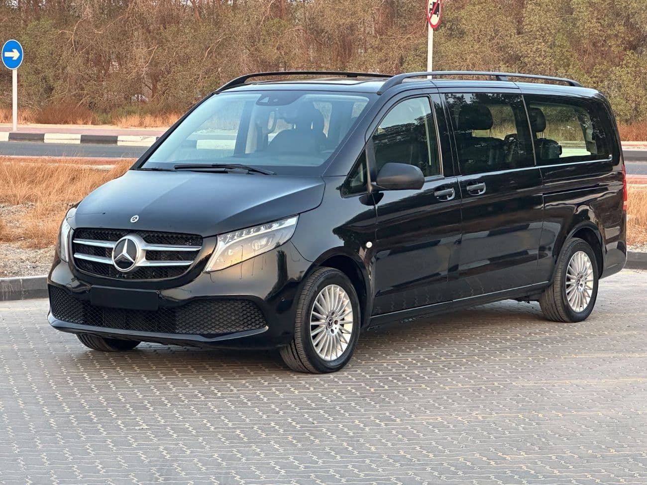 2024 Mercedes Benz Vito TOURER SELECT thumbnail 4
