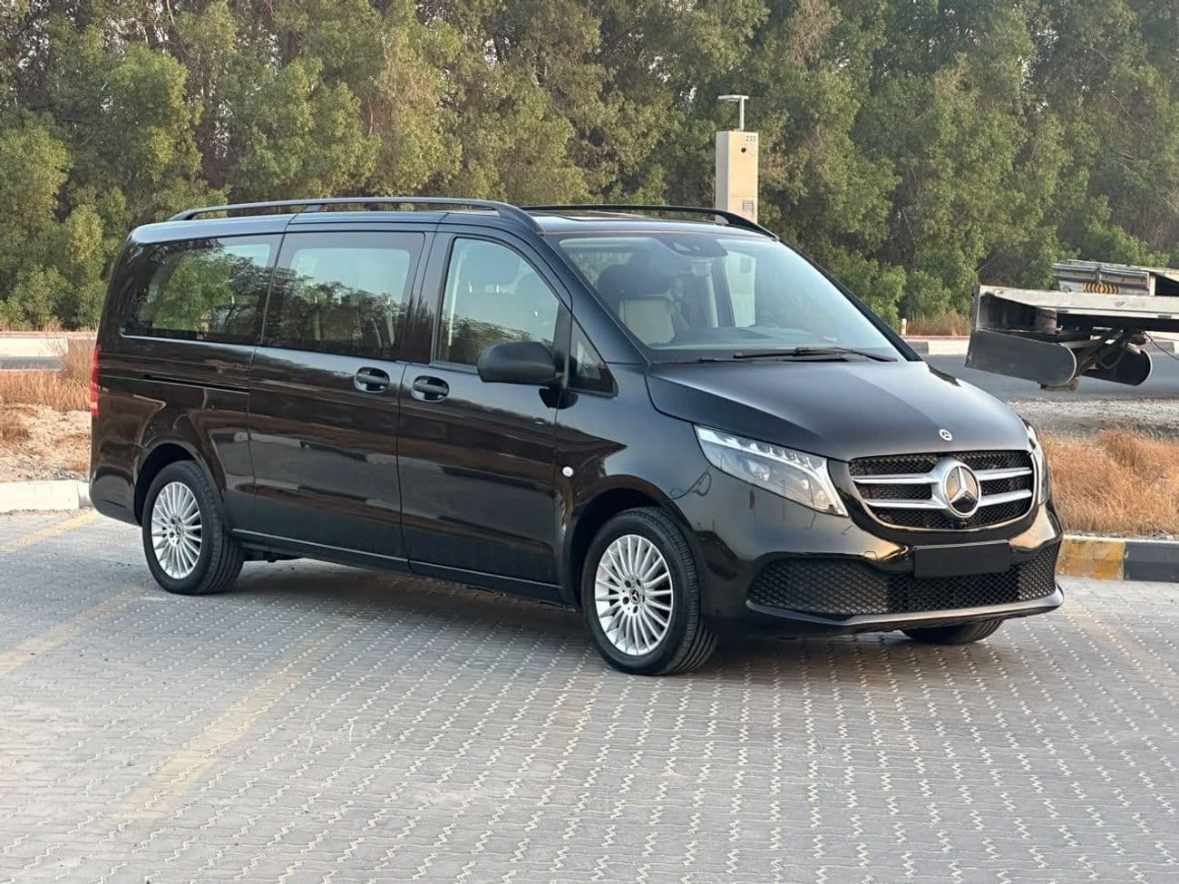 2024 Mercedes Benz Vito TOURER SELECT thumbnail 5