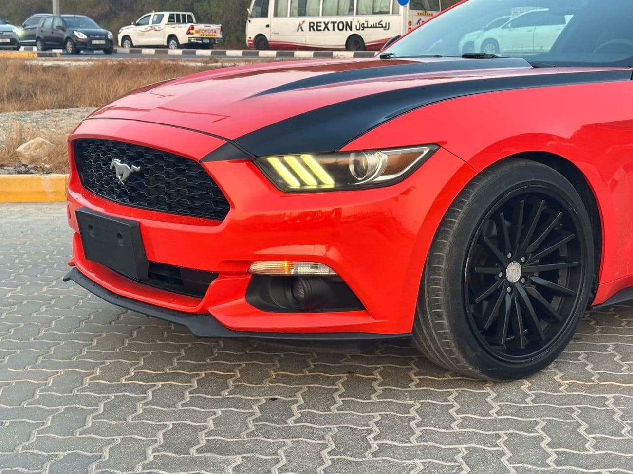 2015 Ford Mustang STANDARD thumbnail 5