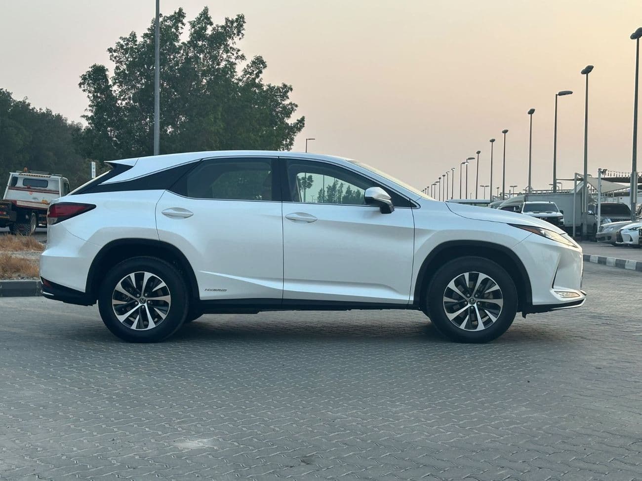 2020 Lexus RX450h PREMIER thumbnail 7