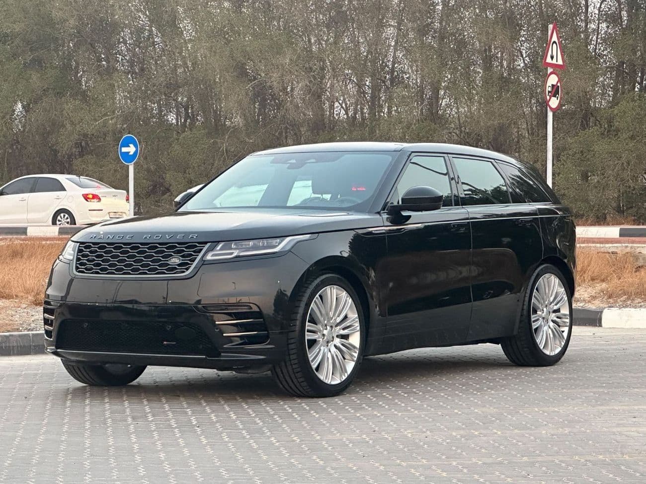 2022 Land Rover Range Rover Velar R DYNAMIC HSE thumbnail 3