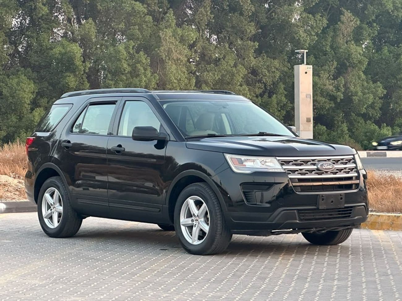 2018 Ford Explorer BASE thumbnail 6