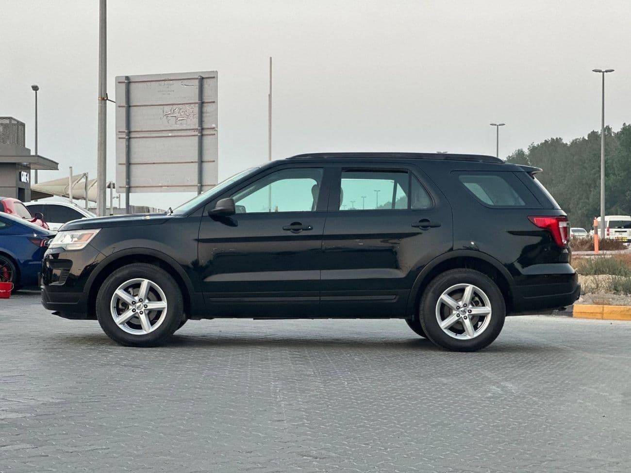 2018 Ford Explorer BASE thumbnail 8