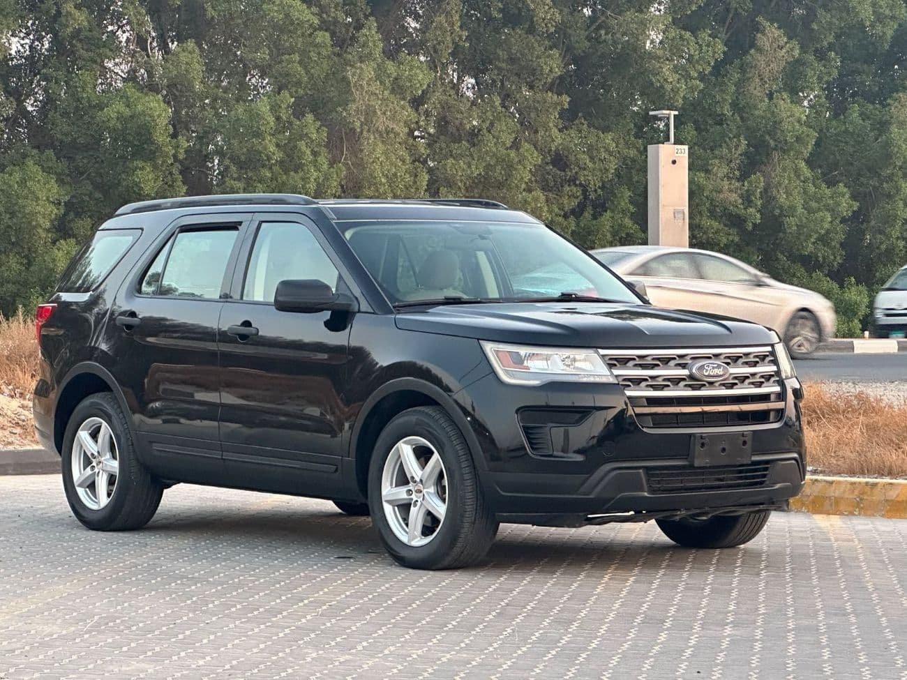 2018 Ford Explorer BASE thumbnail 5