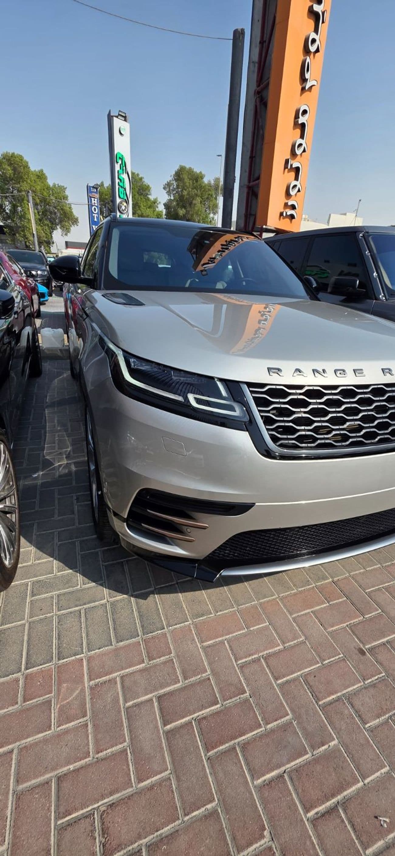 2020 Land Rover Range Rover Velar R DYNAMIC SE thumbnail 2