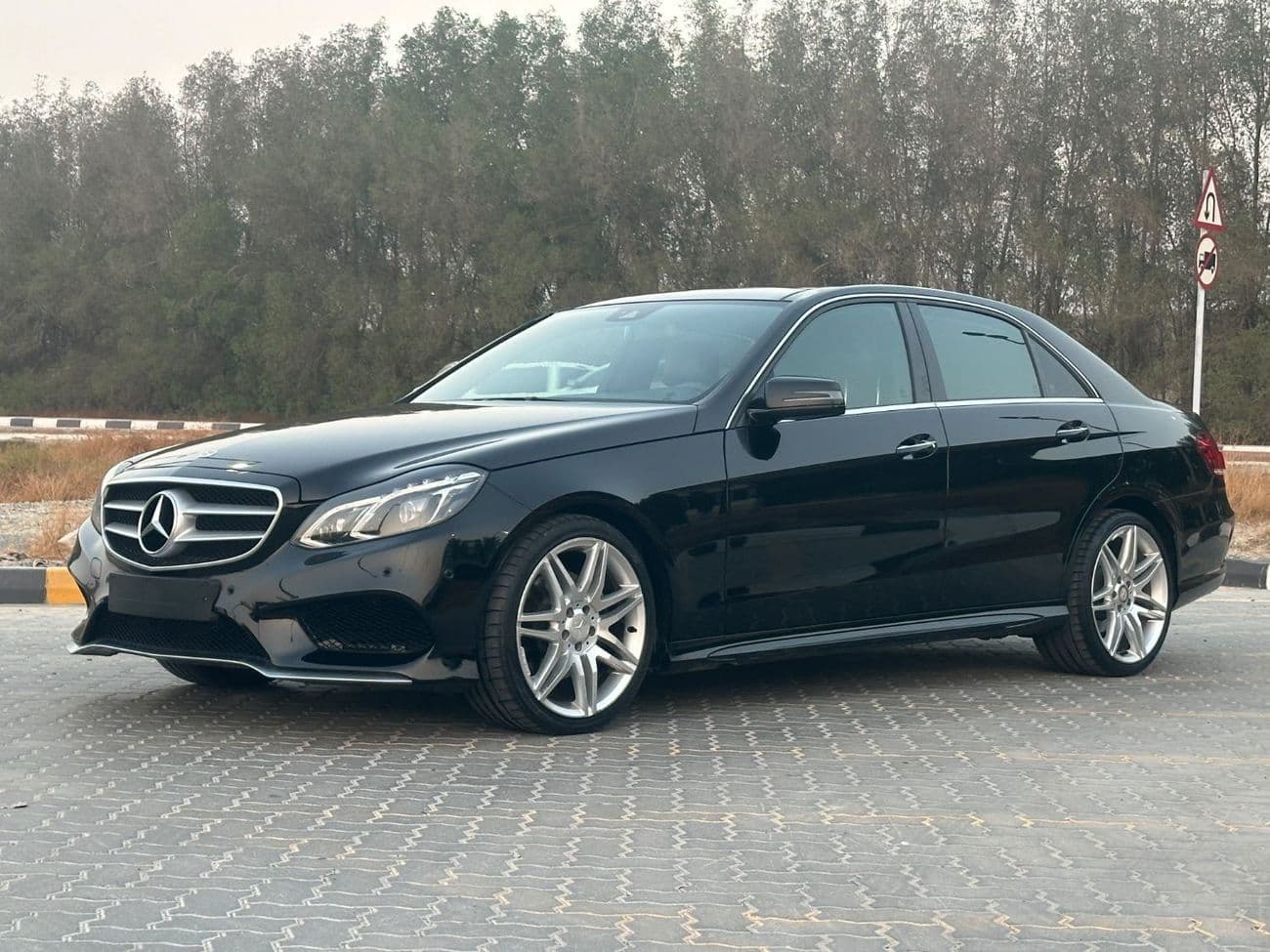 2014 Mercedes Benz E300 AVANTGARDE SPORT thumbnail 5