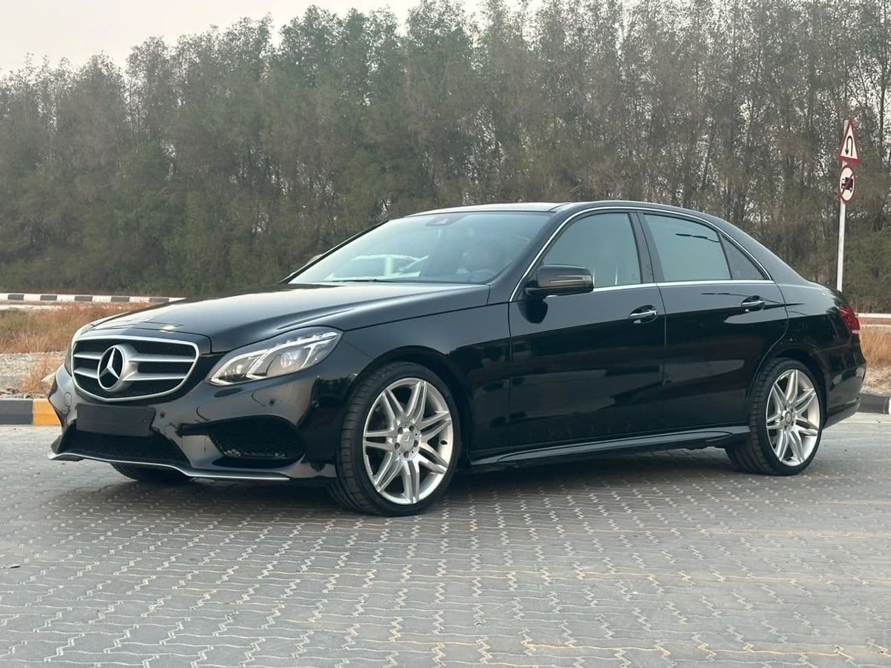 2014 Mercedes Benz E300 AVANTGARDE SPORT thumbnail 4