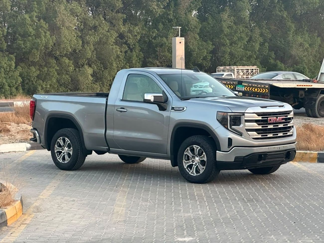 2023 GMC Sierra 1500 REGULAR CAB SLE thumbnail 3